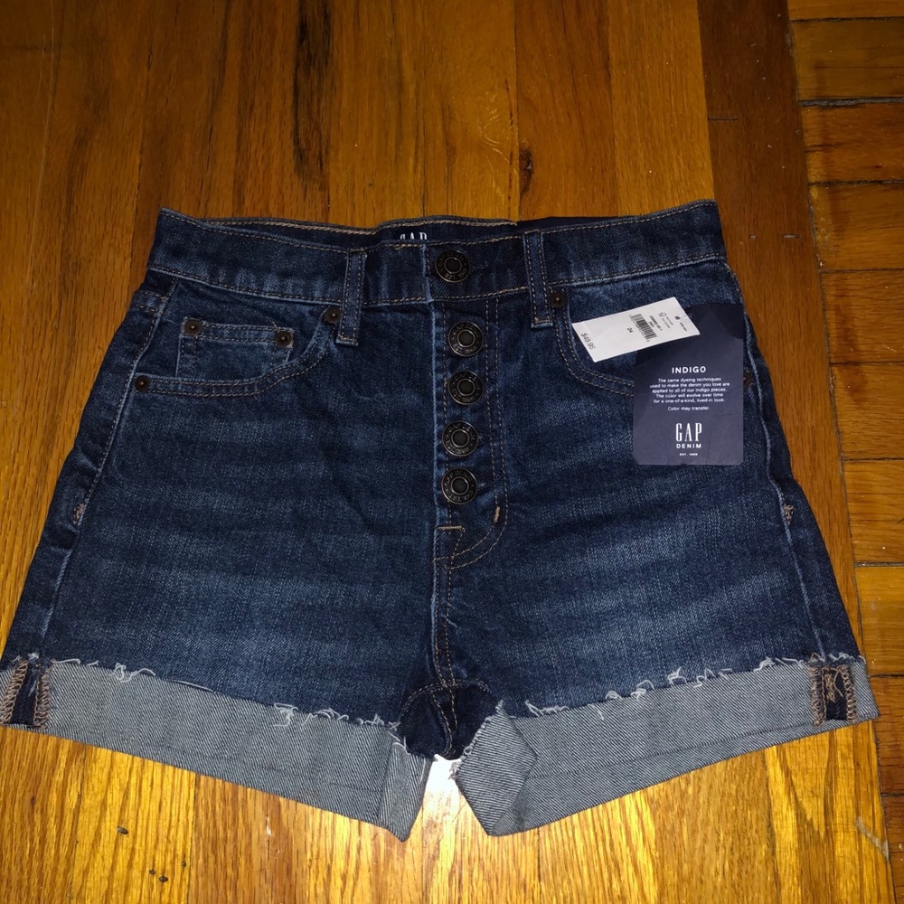 GAP High Rise 3” Shorts